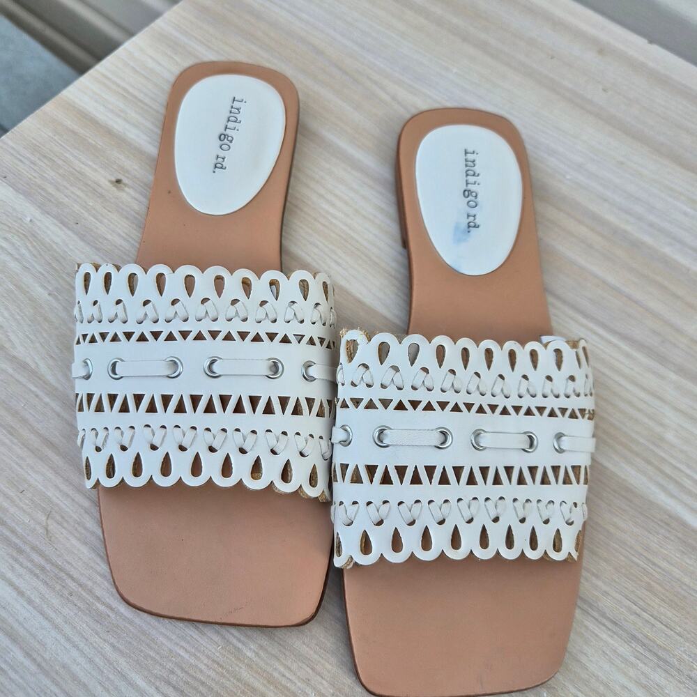 Indigo Rd. Irrasia White Laser Cut Eyelet Slide Sandals - Sz 5.5 Boho